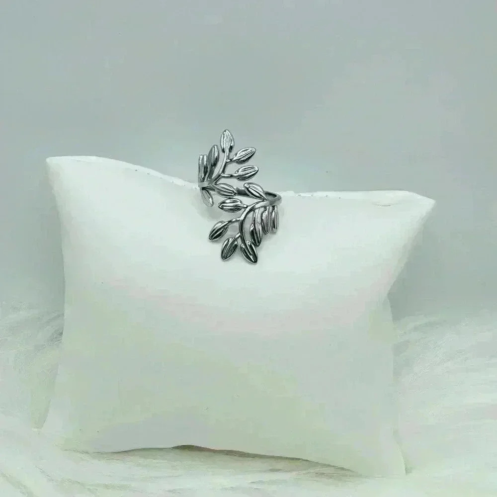Elegant Branch Leaf Open Ring in color silver